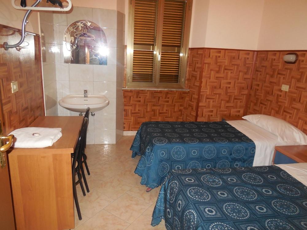 Cressy Hotell Rom Exteriör bild